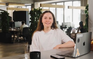 Berit Frech im office