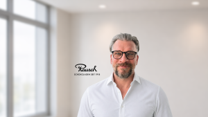 Bild von Rico Rühmer in Office mit Rausch Logo